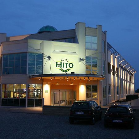 Hotel Mito Ossona Exterior foto
